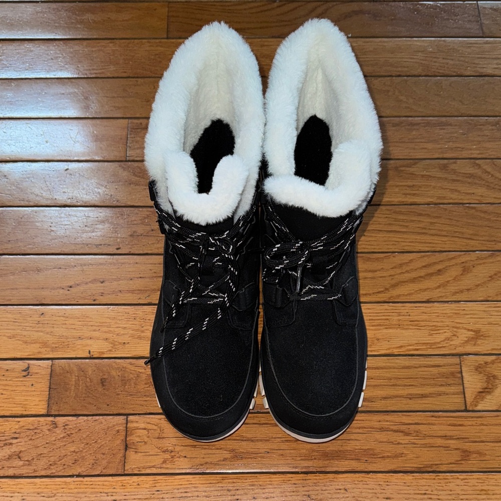 Universal Thread Black and White Winter Boots
